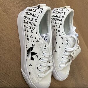 NWT Adidas Nizza Trefoil. Womens US 6.5 (fits like 7/7.5)…EU 38… UK 5